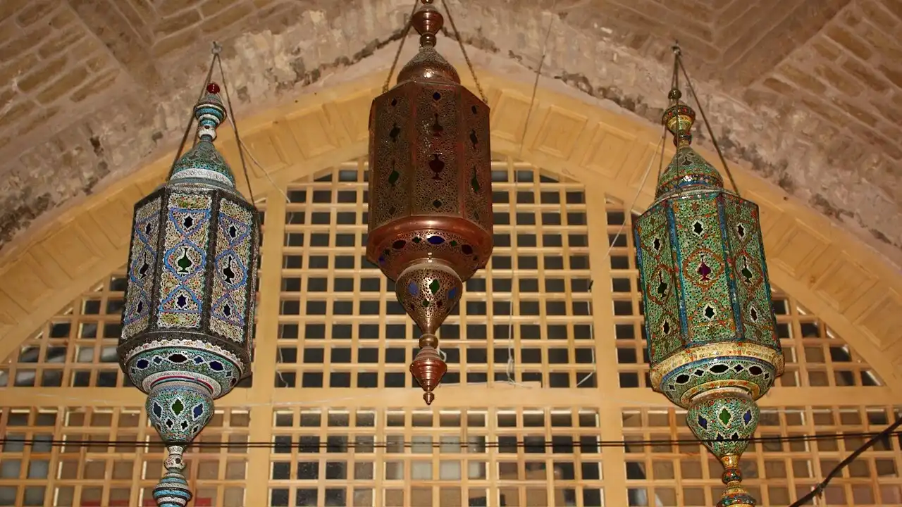 Spoken vs. Written Farsi: Key Differences You Should Know